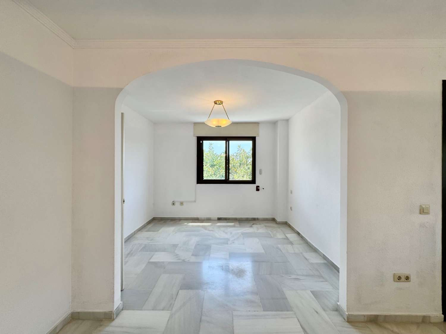 Se vende magnifico apartamento en  1ª línea de playa con vistas al mar de la Carihuela (Torremolinos)