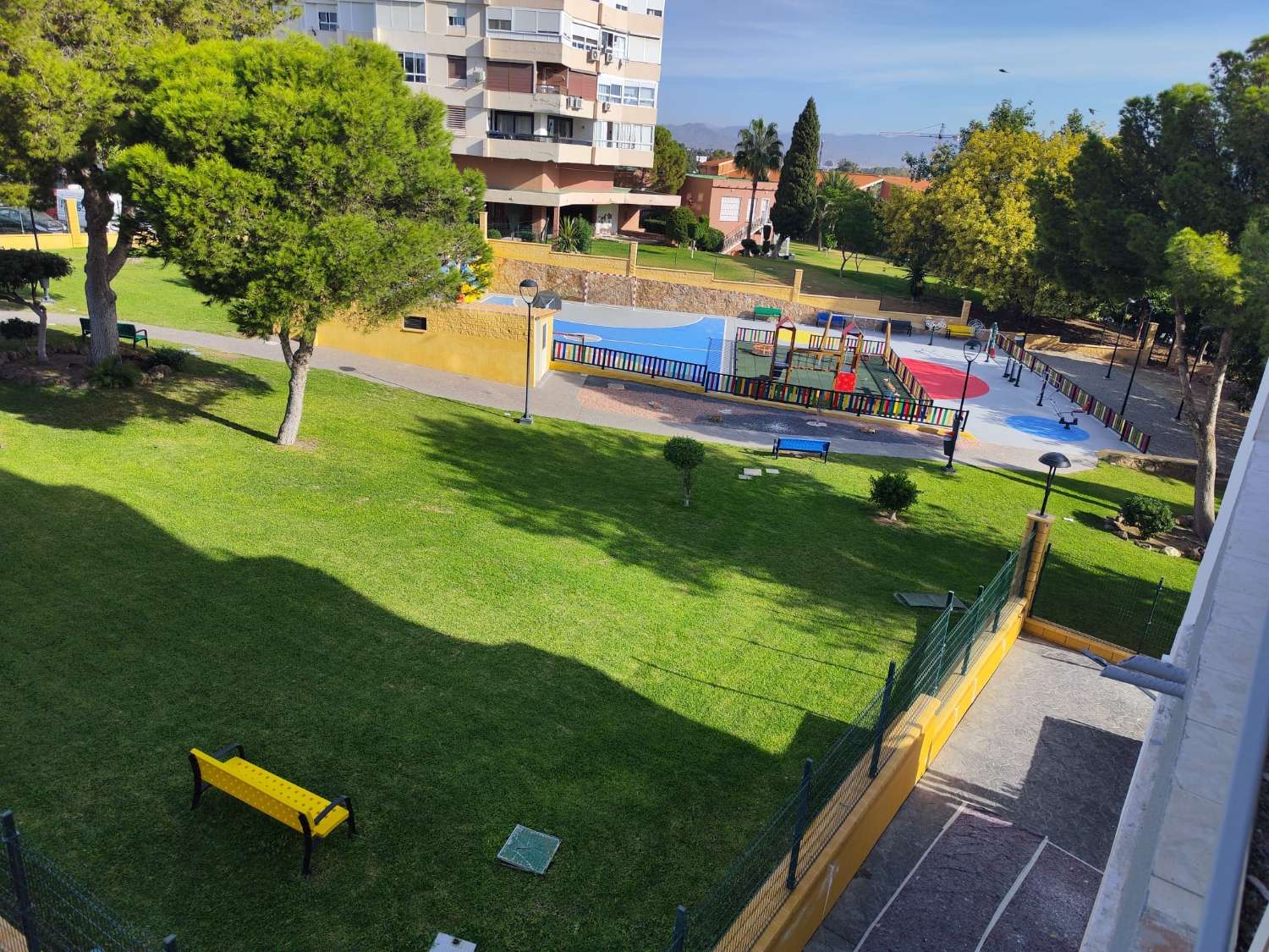 MEDIA TEMPORADA . SE ALQUILA DEL 01.10.26--31.5.27 BONITO ESTUDIO EN LA COLINA (TORREMOLINOS)