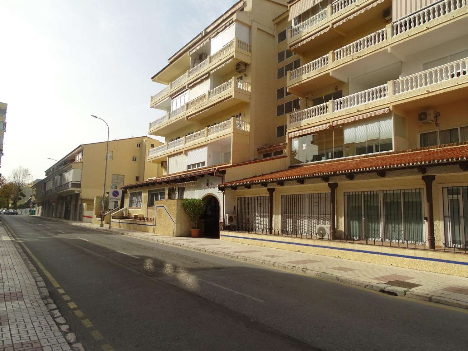 Studie til salg med turisttilladelse med havudsigt i La Carihuela (Torremolinos)