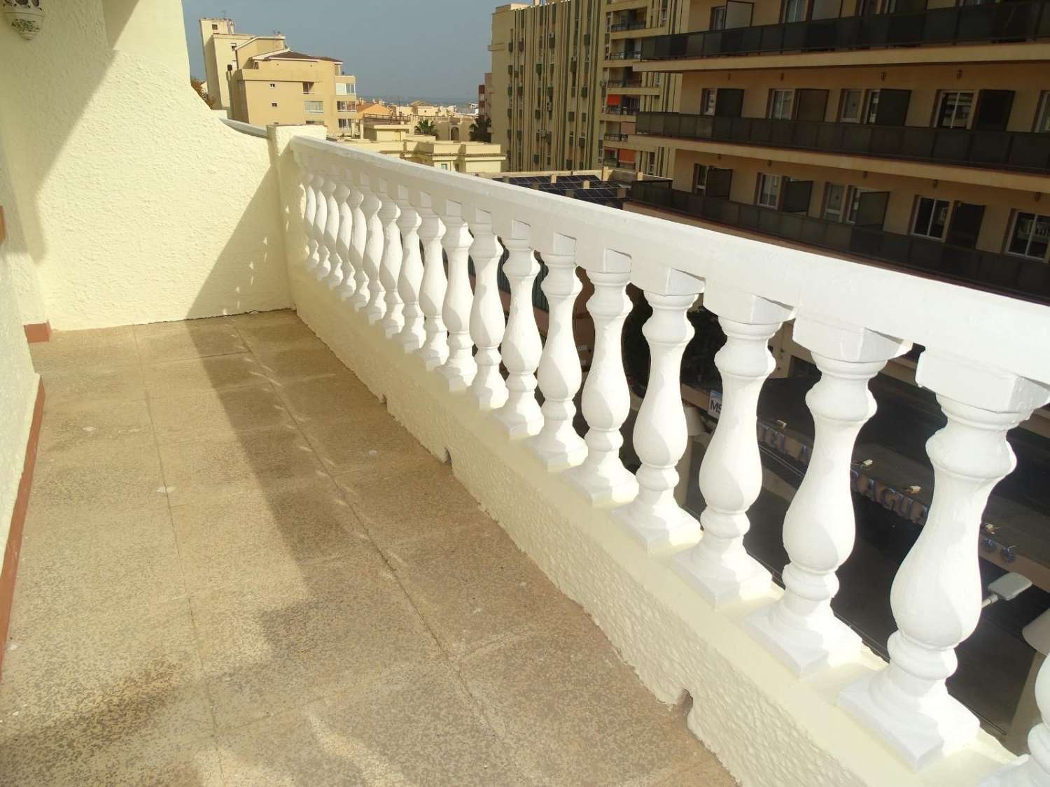 Studio myynnissä turistiluvalla, merinäköala La Carihuelassa (Torremolinos)