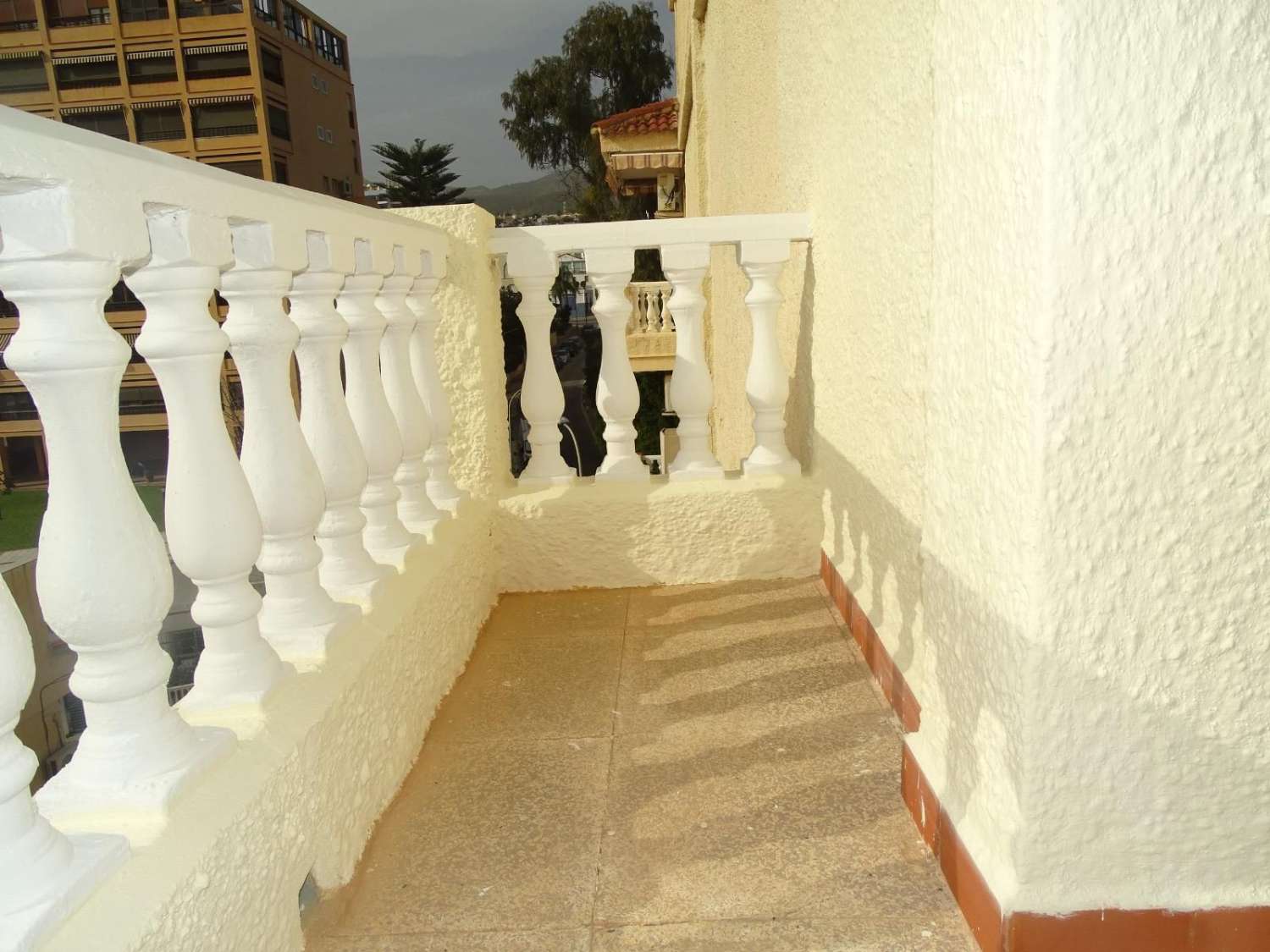 Studio myynnissä turistiluvalla, merinäköala La Carihuelassa (Torremolinos)