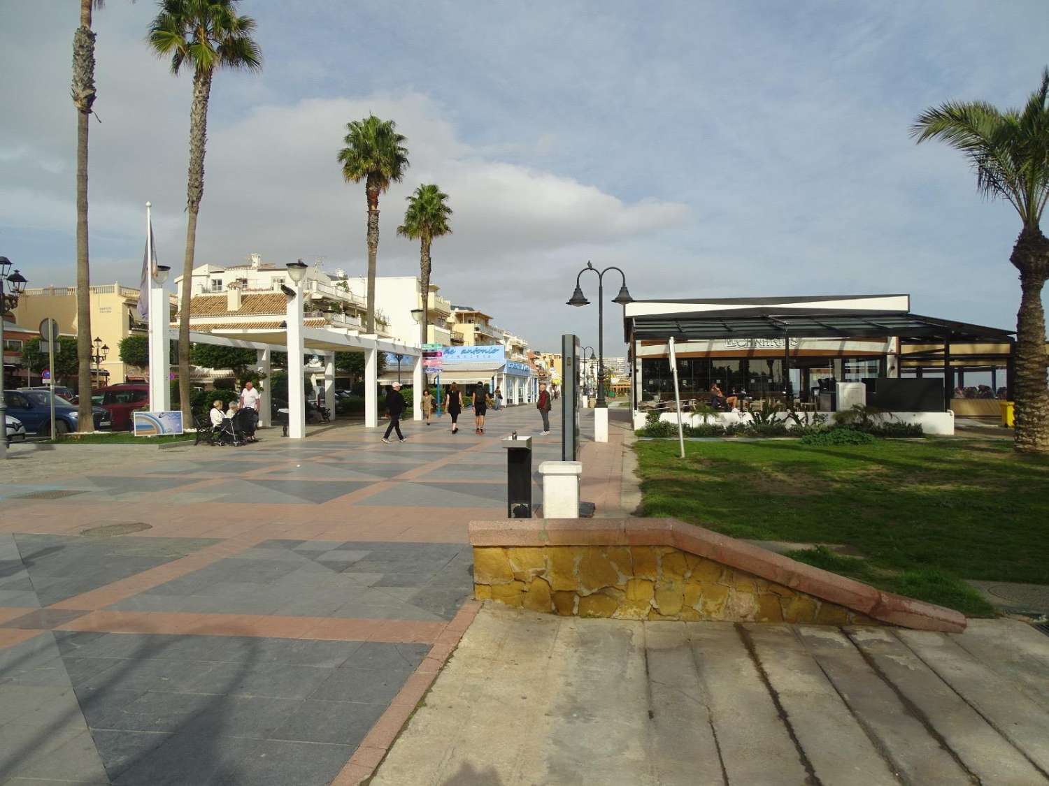 Studio myynnissä turistiluvalla, merinäköala La Carihuelassa (Torremolinos)