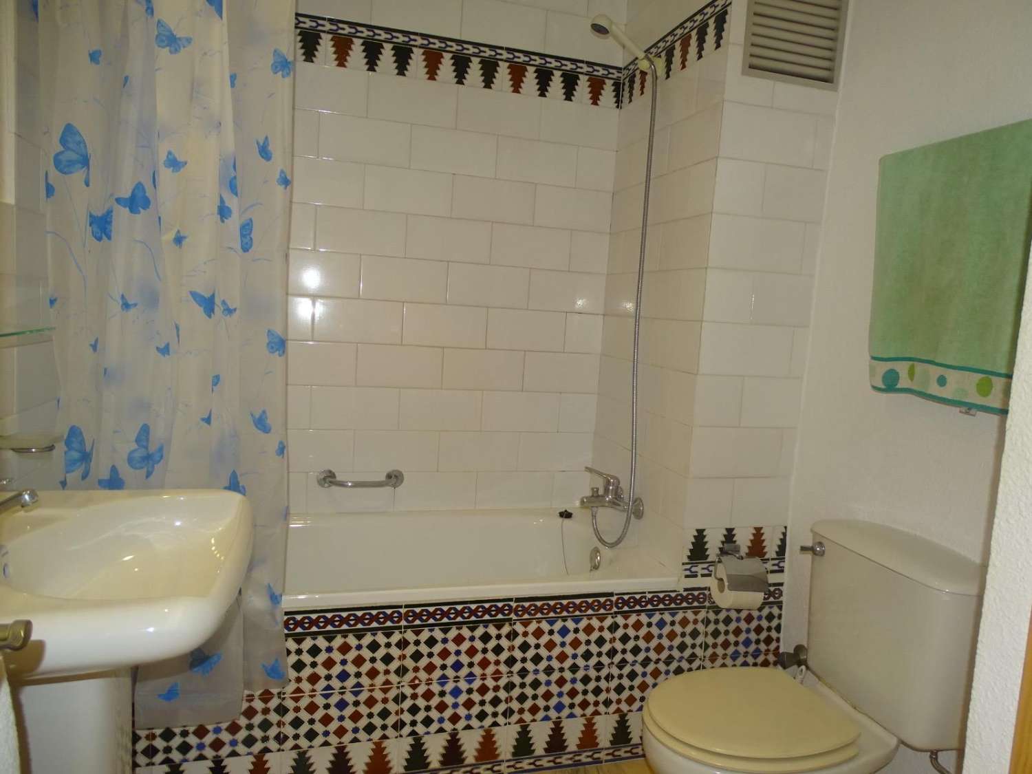 Studio myynnissä turistiluvalla, merinäköala La Carihuelassa (Torremolinos)