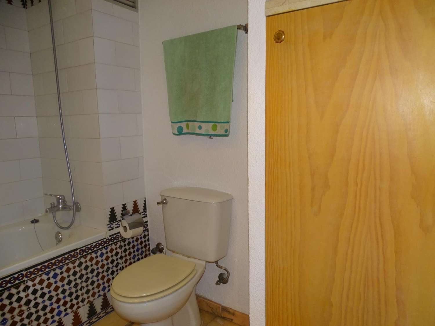 Studio myynnissä turistiluvalla, merinäköala La Carihuelassa (Torremolinos)