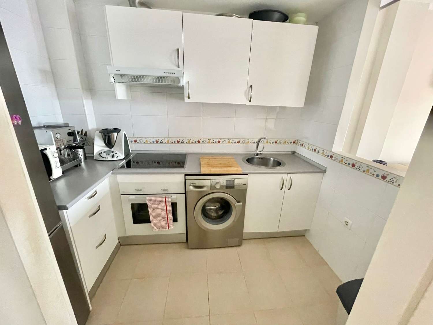 LARGA TEMPORADA . SE ALQUILA DESDE 1.9.26 POR 11 MESES  MAGNIFICO APARTAMENTO EN ZONA CALAHONDA (MIJAS COSTA)