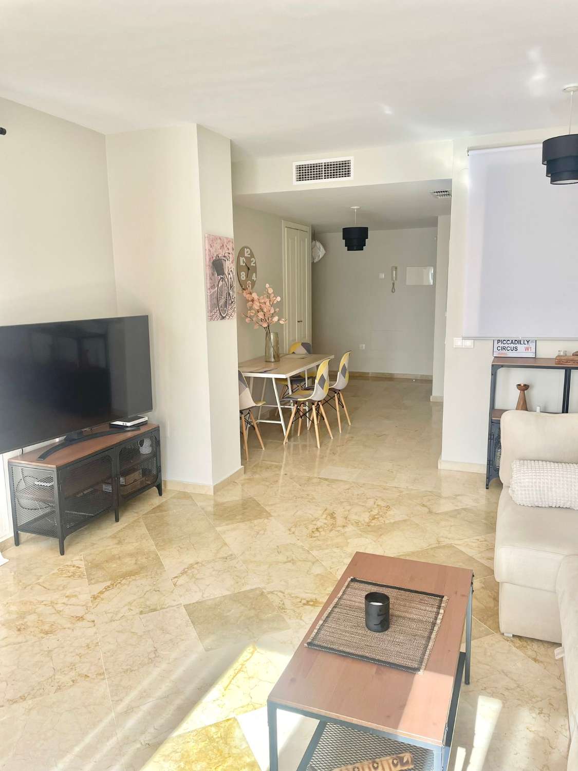 LARGA TEMPORADA . SE ALQUILA DESDE 1.9.26 POR 11 MESES  MAGNIFICO APARTAMENTO EN ZONA CALAHONDA (MIJAS COSTA)