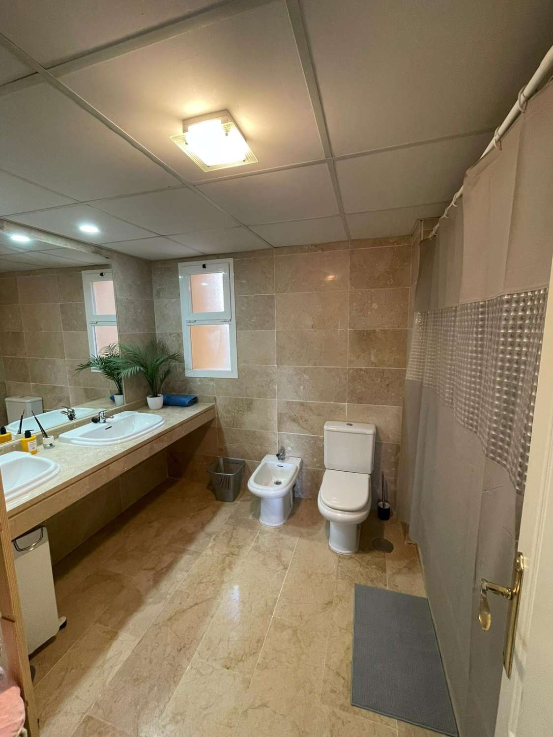 LARGA TEMPORADA . SE ALQUILA DESDE 1.9.26 POR 11 MESES  MAGNIFICO APARTAMENTO EN ZONA CALAHONDA (MIJAS COSTA)