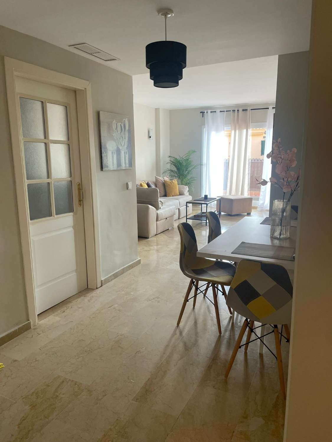 LARGA TEMPORADA . SE ALQUILA DESDE 1.9.26 POR 11 MESES  MAGNIFICO APARTAMENTO EN ZONA CALAHONDA (MIJAS COSTA)