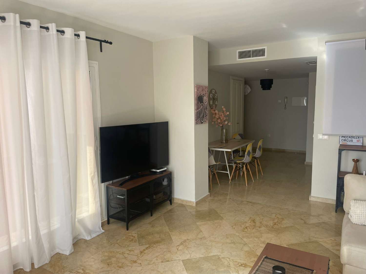 LARGA TEMPORADA . SE ALQUILA DESDE 1.9.26 POR 11 MESES  MAGNIFICO APARTAMENTO EN ZONA CALAHONDA (MIJAS COSTA)