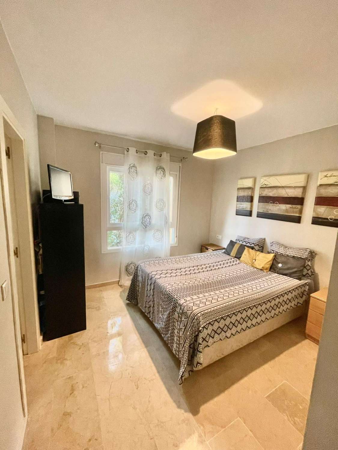LARGA TEMPORADA . SE ALQUILA DESDE 1.9.26 POR 11 MESES  MAGNIFICO APARTAMENTO EN ZONA CALAHONDA (MIJAS COSTA)