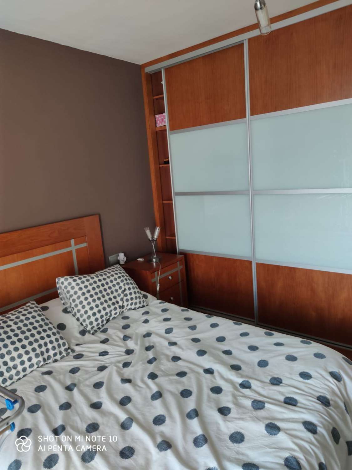 LARGA TEMPORADA . Se alquila  bonito apartamento  con vistas al mar  en Torremolinos , pero mas cerca de Benalmádena