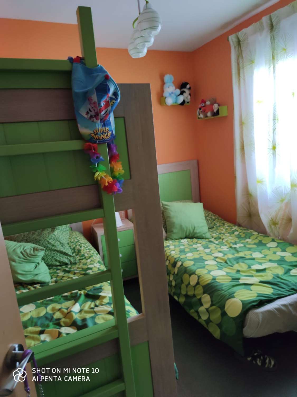 LARGA TEMPORADA . Se alquila  bonito apartamento  con vistas al mar  en Torremolinos , pero mas cerca de Benalmádena