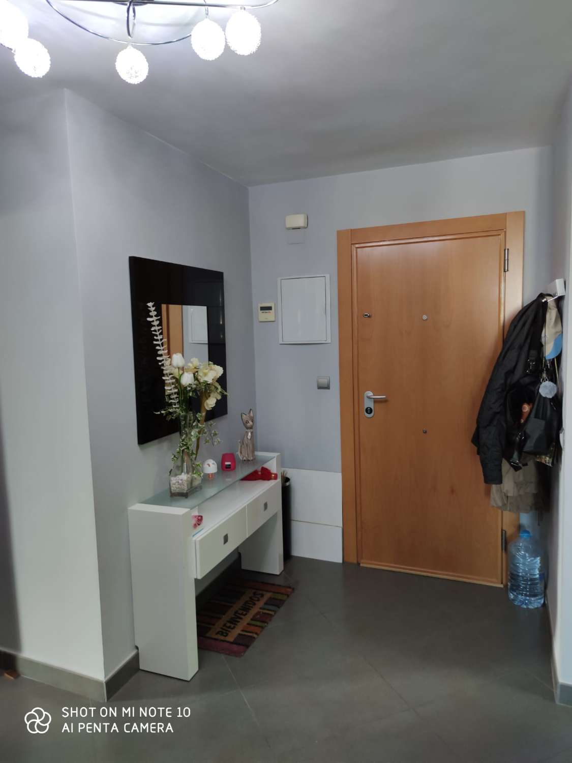 LARGA TEMPORADA . Se alquila  bonito apartamento  con vistas al mar  en Torremolinos , pero mas cerca de Benalmádena