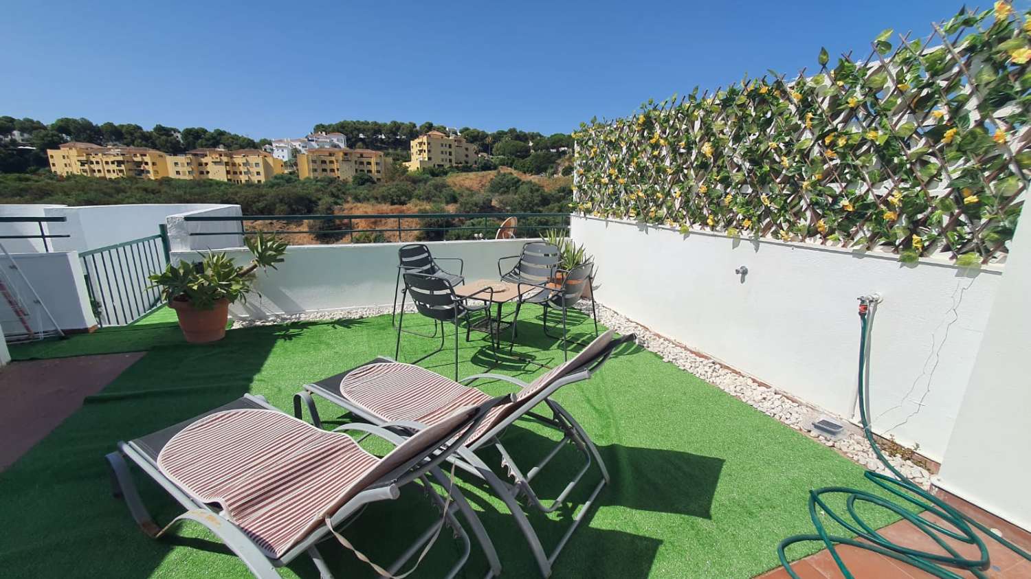 Larga temporada  .Se alquila desde  1.11.26 bonito Atico en Mijas Costa