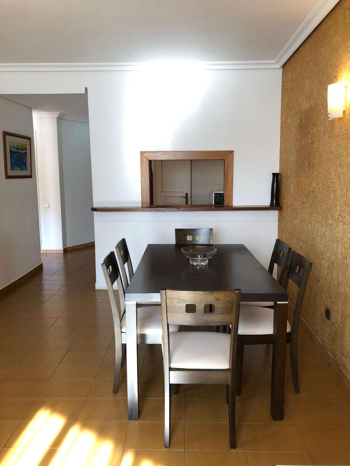 Larga temporada . Se alquila amplio apartamento cerca de la playa y Puerto Marina en Benalmadena