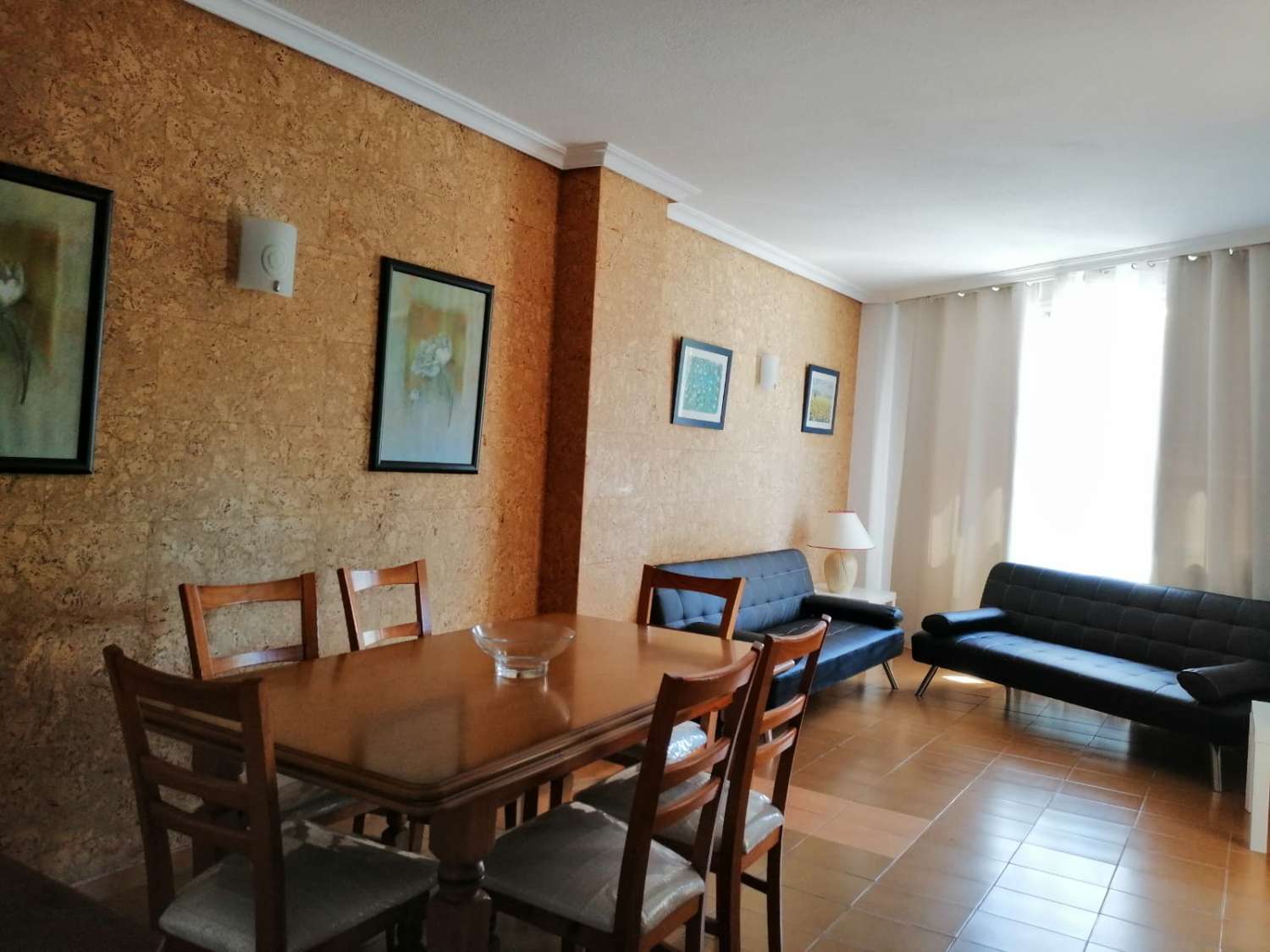 Larga temporada . Se alquila amplio apartamento cerca de la playa y Puerto Marina en Benalmadena