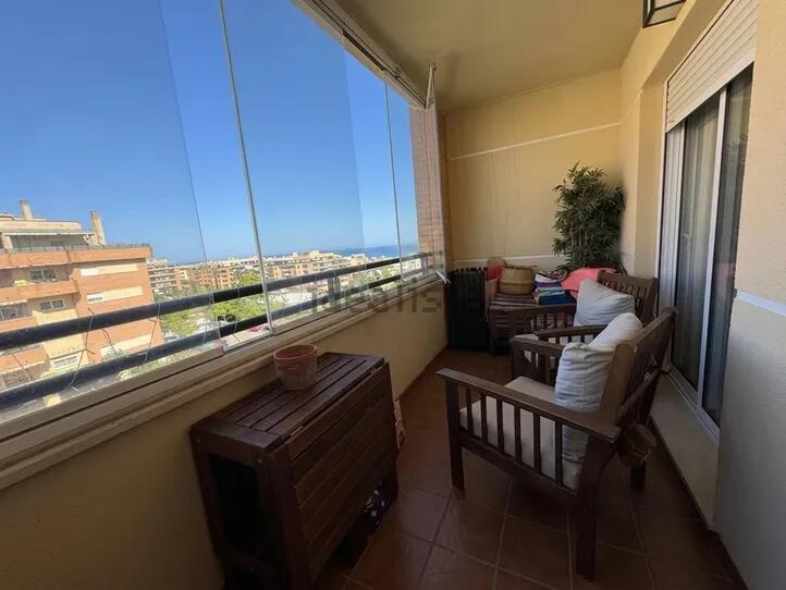 Larga Temporada . Se alquila magnifico piso con vistas al mar en zona El Pinillo (Torremolinos)