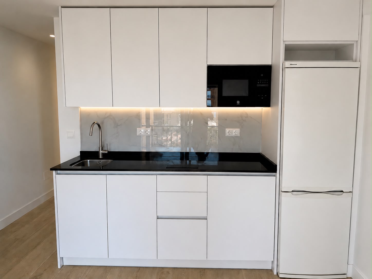 Media Temporada . Se alquila desde 1.9.26- 30.6.27 magnifico apartamento  con vistas al mar en Playamar   (Torremolinos)