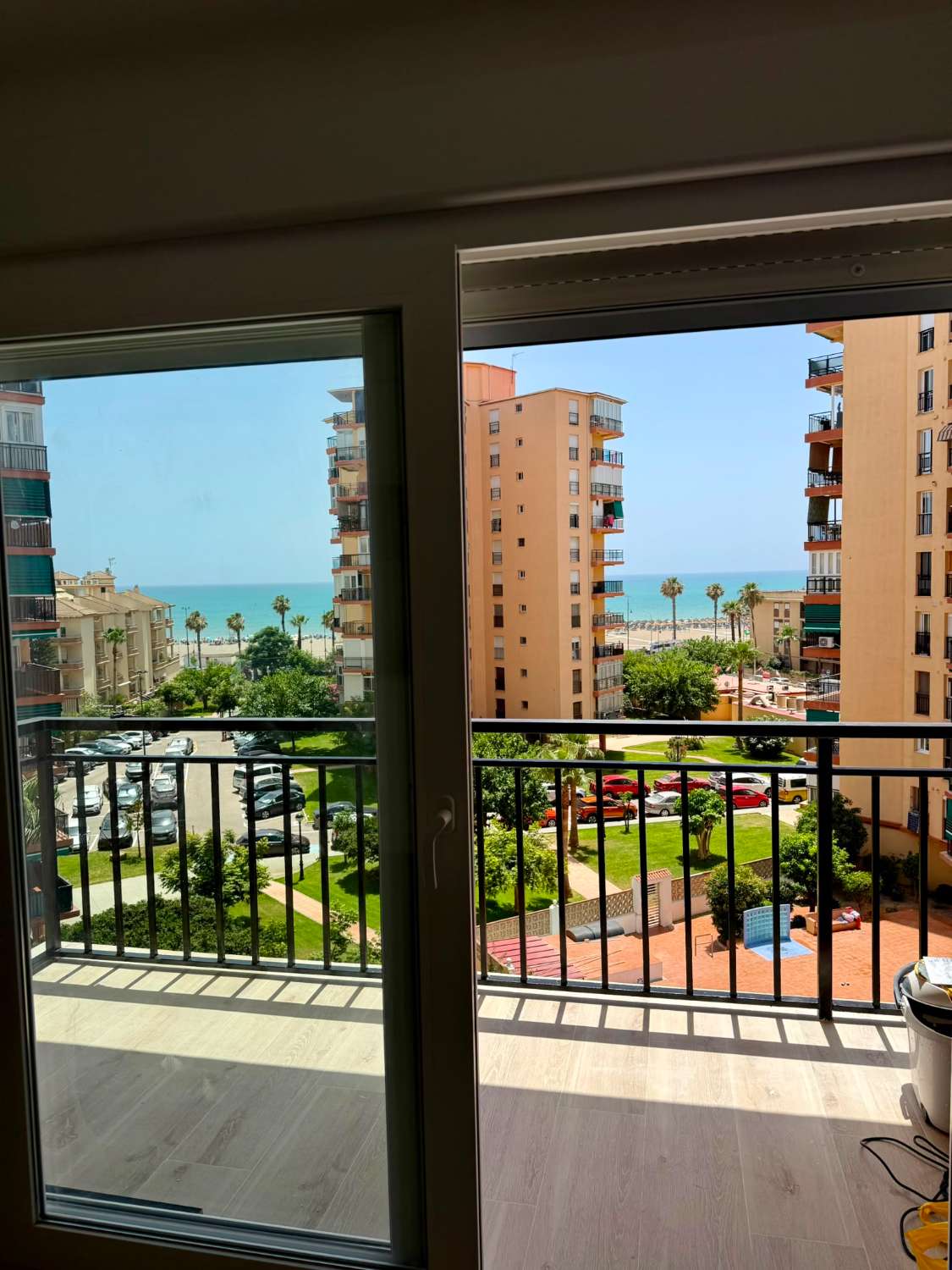 Media Temporada . Se alquila desde 1.9.26- 30.6.27 magnifico apartamento  con vistas al mar en Playamar   (Torremolinos)