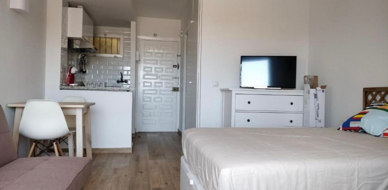 Media temporada .Se alquila  precioso estudio  del 01/09/2026 - 30/06/2027 en Benalmadena