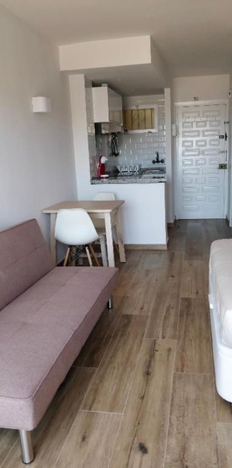 Media temporada .Se alquila  precioso estudio  del 01/09/2026 - 30/06/2027 en Benalmadena