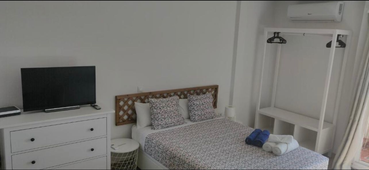 Media temporada .Se alquila  precioso estudio  del 01/09/2026 - 30/06/2027 en Benalmadena
