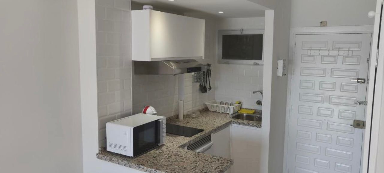 Media temporada .Se alquila  precioso estudio  del 01/09/2026 - 30/06/2027 en Benalmadena