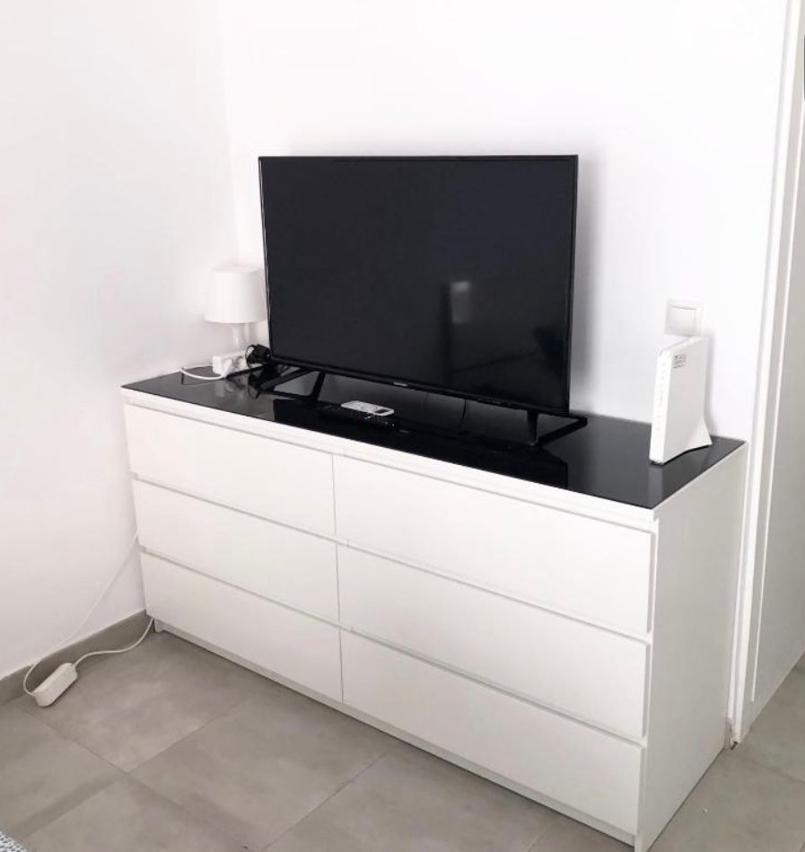 Media temporada .Se alquila  precioso estudio  del 01/11/2026 - 30/06/2027 en Benalmadena