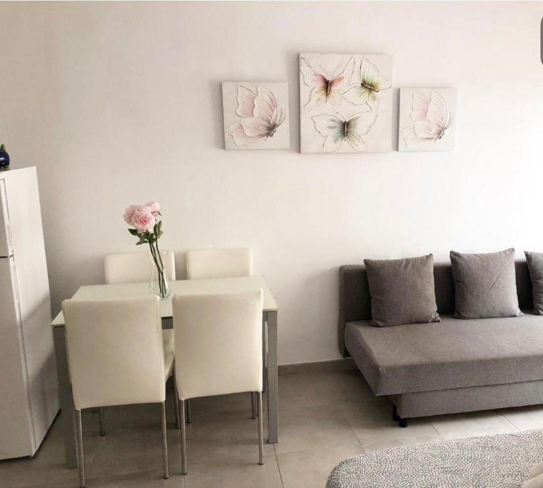 Media temporada .Se alquila  precioso estudio  del 01/11/2026 - 30/06/2027 en Benalmadena