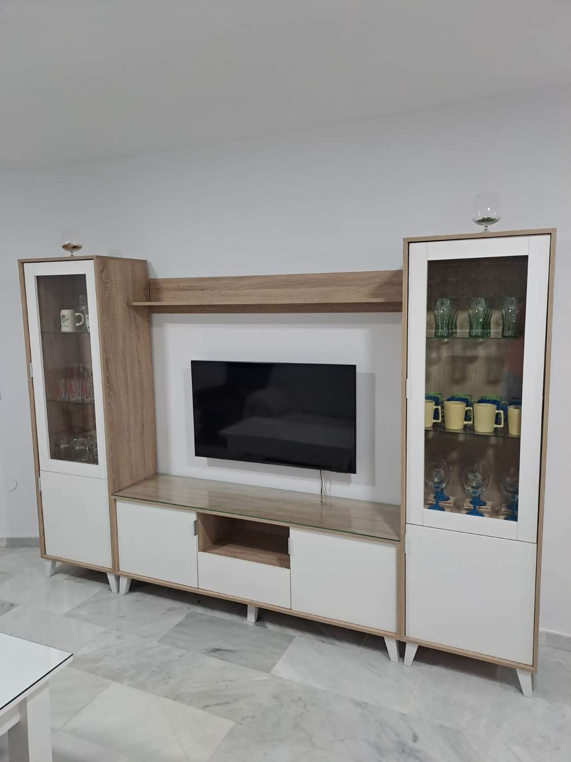 Media temporada.  Se alquila  desde 1.10.26-31.5.27 bonito apartamento en planta baja a 200 metros de la playa en Benalmádena.