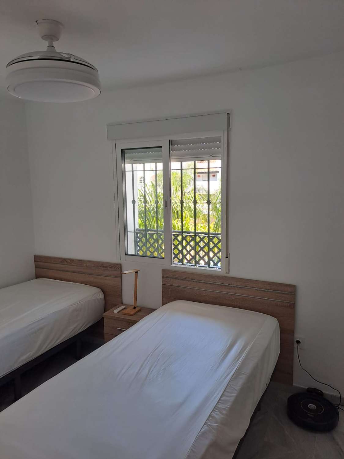 Media temporada.  Se alquila  desde 1.10.26-31.5.27 bonito apartamento en planta baja a 200 metros de la playa en Benalmádena.