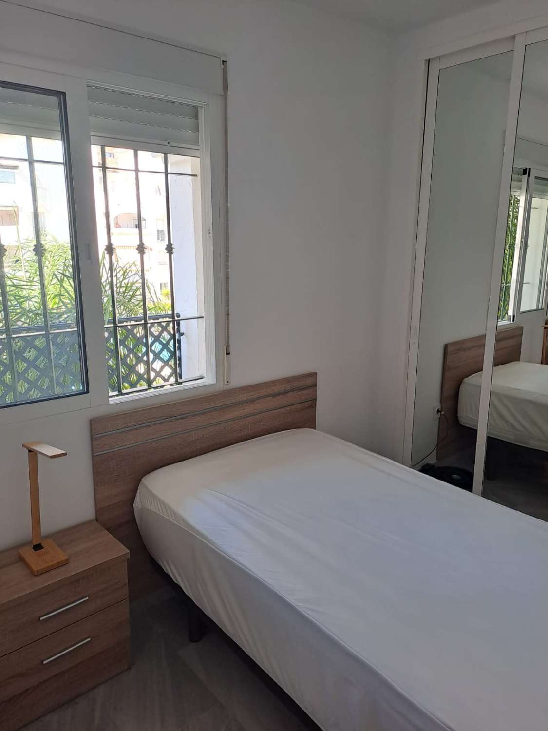 Media temporada.  Se alquila  desde 1.10.26-31.5.27 bonito apartamento en planta baja a 200 metros de la playa en Benalmádena.