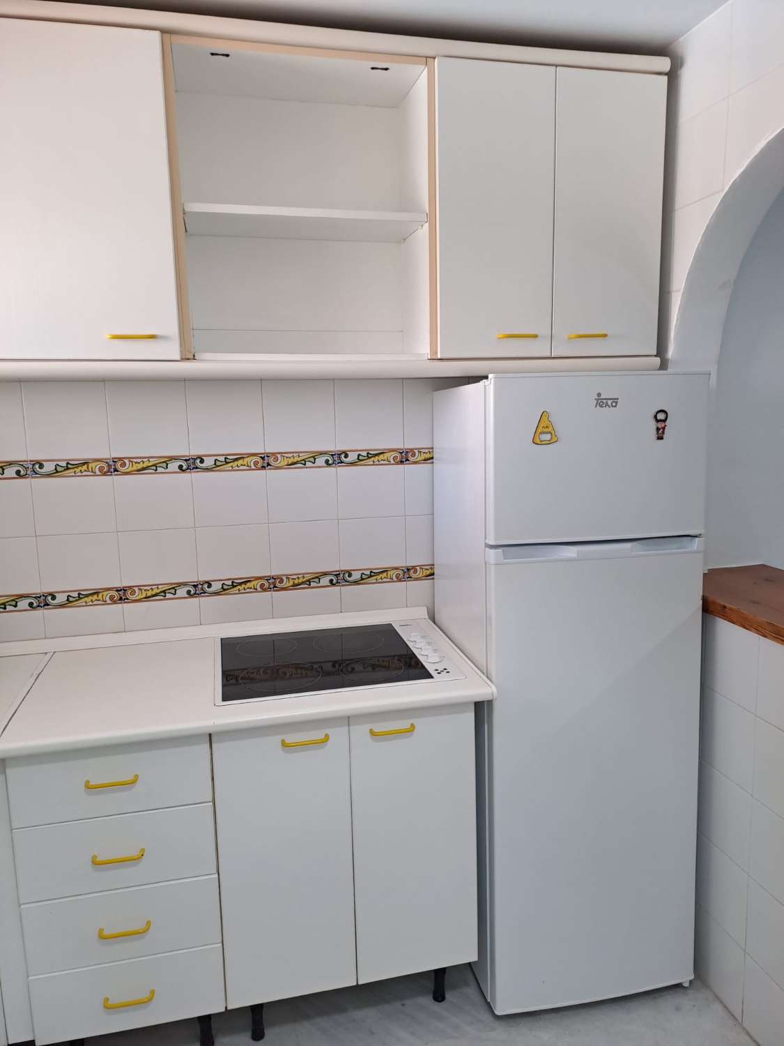 Media temporada.  Se alquila  desde 1.10.26-31.5.27 bonito apartamento en planta baja a 200 metros de la playa en Benalmádena.