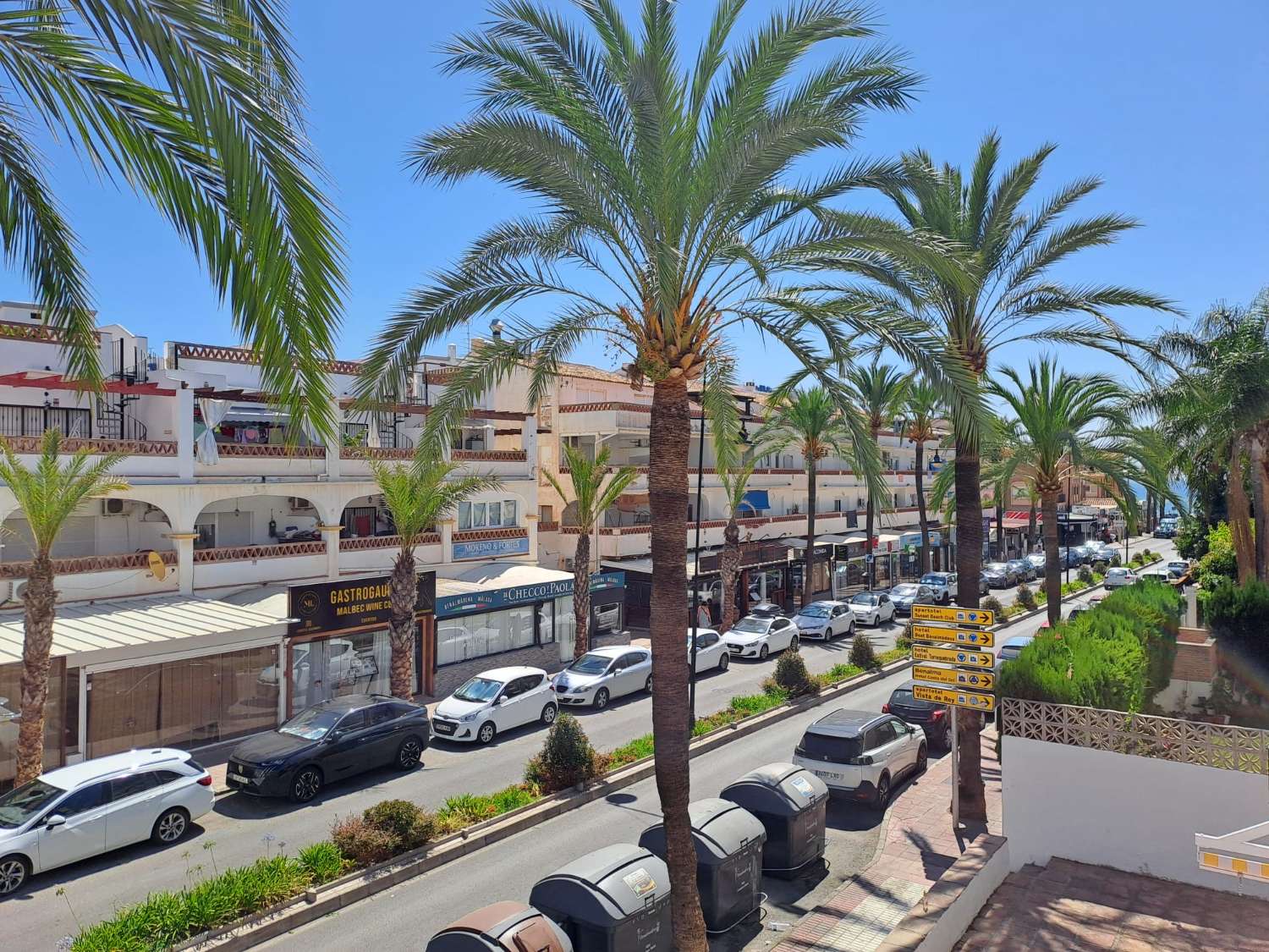 Media temporada.  Se alquila  desde 1.10.26-31.5.27 bonito apartamento en planta baja a 200 metros de la playa en Benalmádena.