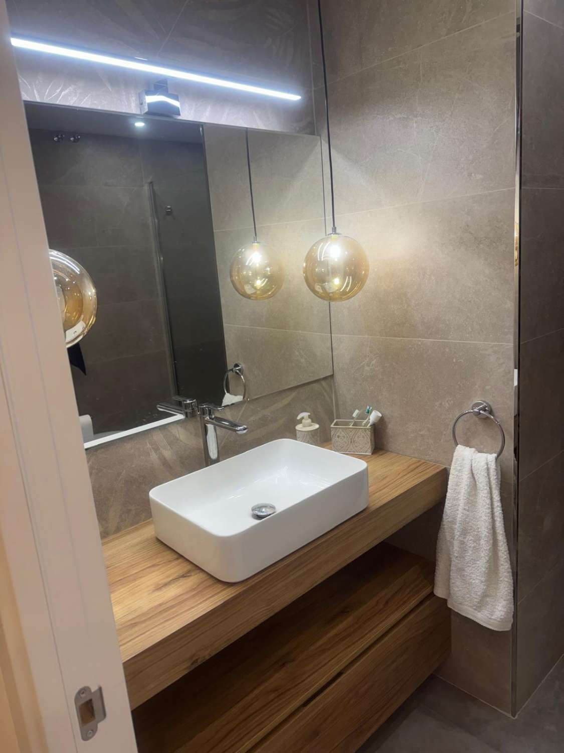 Magnificent furnished apartment with sea views for sale in the centre of Fuengirola