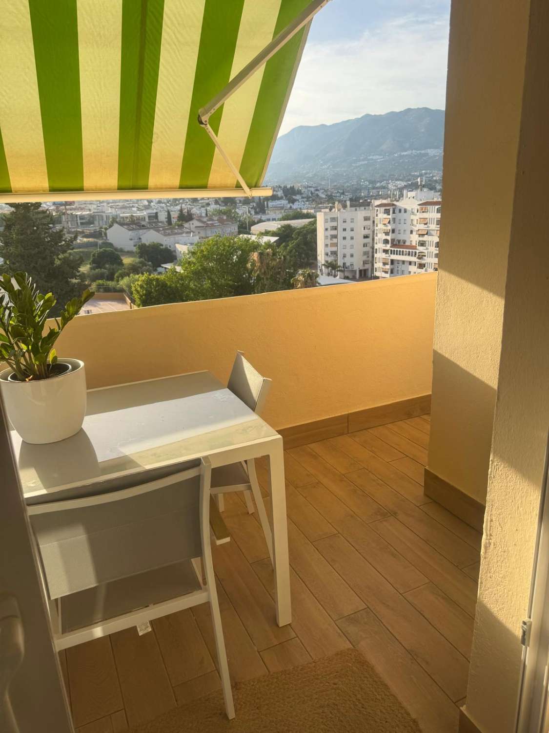 Magnificent furnished apartment with sea views for sale in the centre of Fuengirola