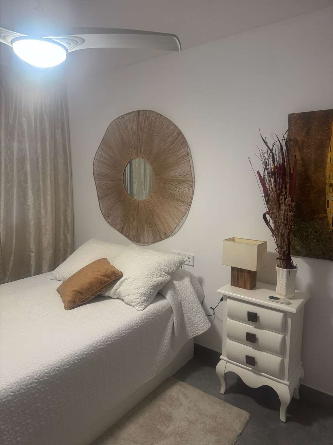 Magnificent furnished apartment with sea views for sale in the centre of Fuengirola