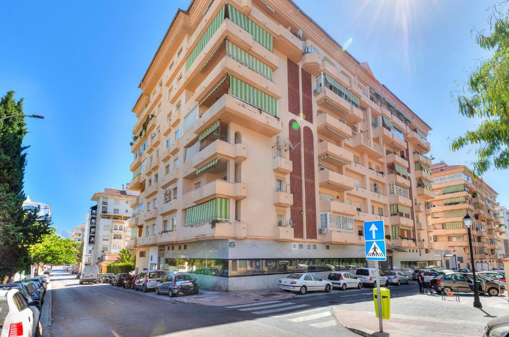Magnificent furnished apartment with sea views for sale in the centre of Fuengirola