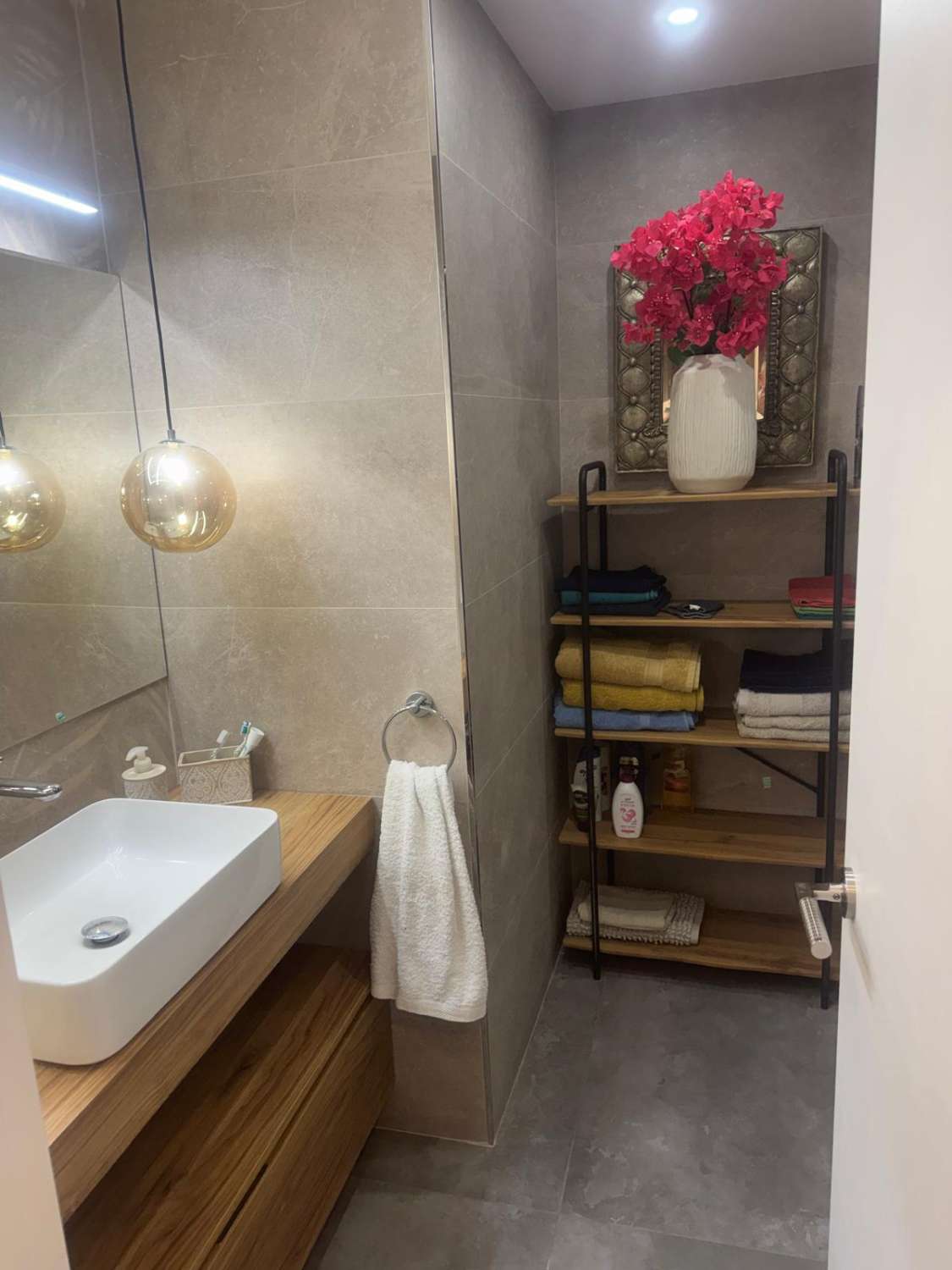 Magnificent furnished apartment with sea views for sale in the centre of Fuengirola