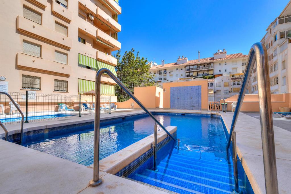Magnificent furnished apartment with sea views for sale in the centre of Fuengirola