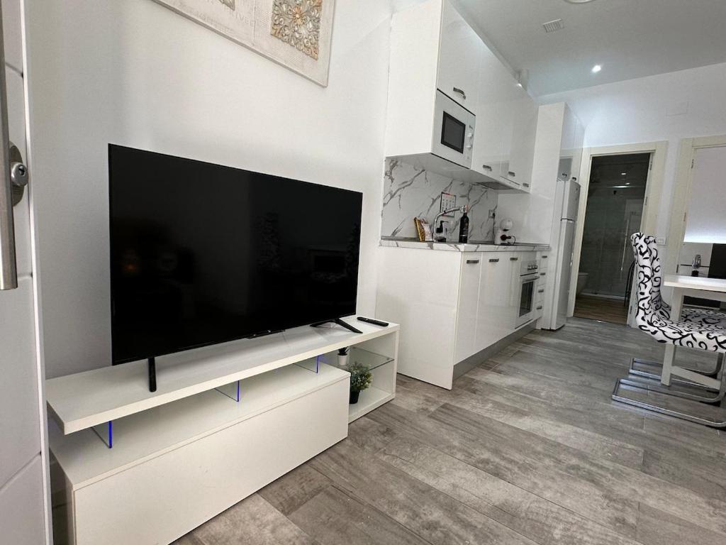 Media Temporada .Se alquila dede 1.10.26-30.4.27  apartamento al lado de la playa en La Carihuela (Torremolinos)