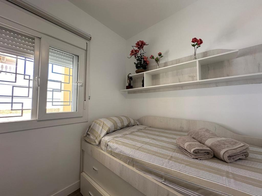 Media Temporada .Se alquila dede 1.10.26-30.4.27  apartamento al lado de la playa en La Carihuela (Torremolinos)