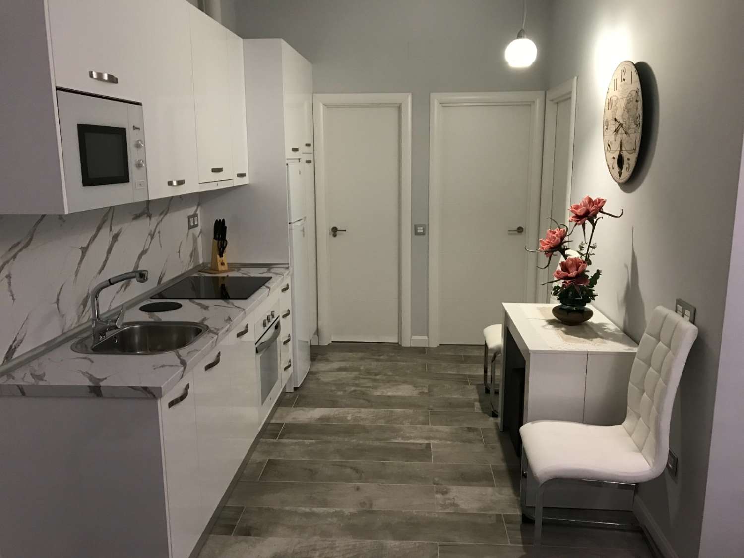 Media Temporada .Se alquila dede 1.10.26-30.4.27  apartamento al lado de la playa en La Carihuela (Torremolinos)