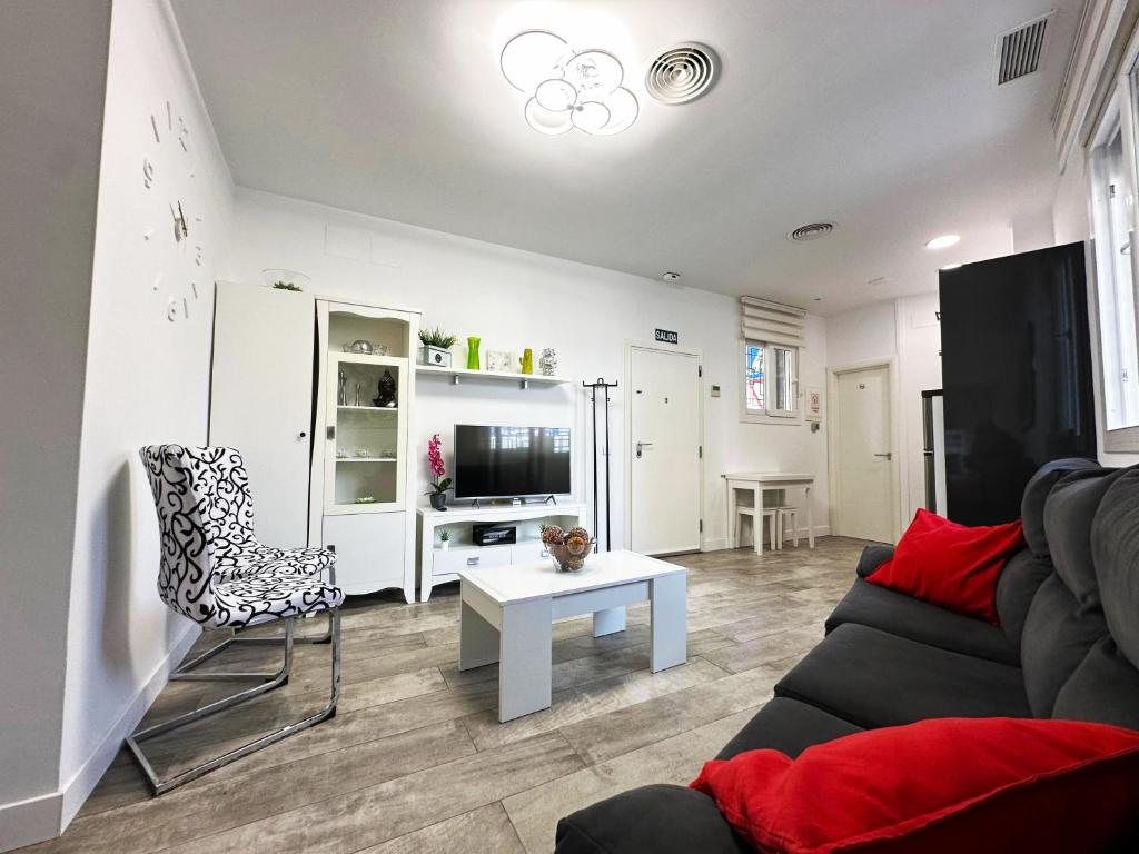 Media Temporada .Se alquila dede 1.10.26-30.4.27  apartamento al lado de la playa en La Carihuela (Torremolinos).