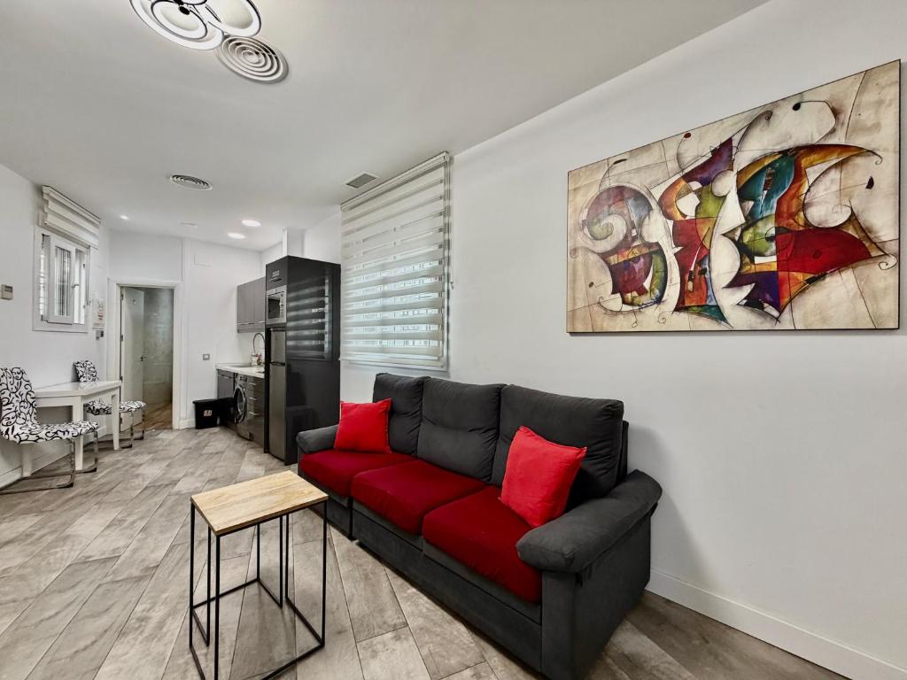 Media Temporada .Se alquila dede 1.10.26-30.4.27  apartamento al lado de la playa en La Carihuela (Torremolinos).