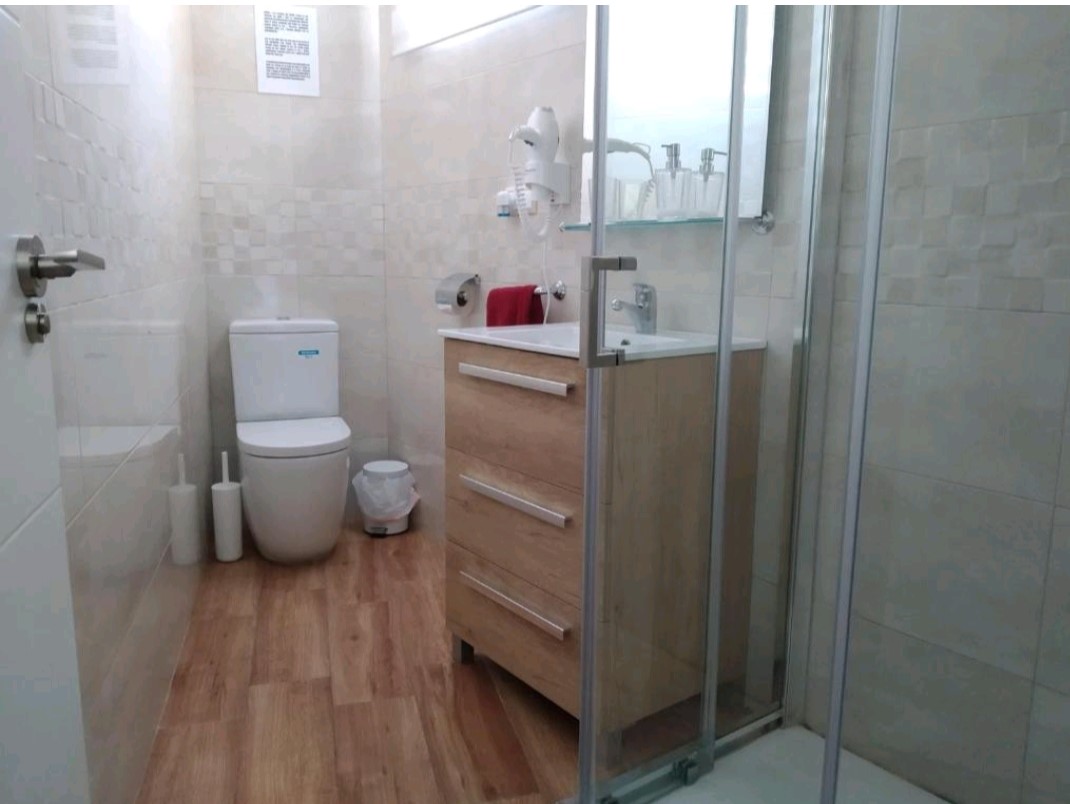 Media Temporada .Se alquila dede 1.10.26-30.4.27  apartamento al lado de la playa en La Carihuela (Torremolinos).