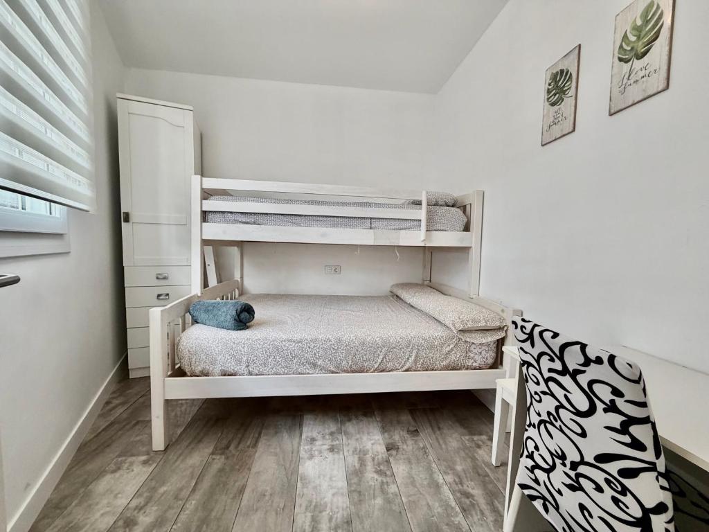Media Temporada .Se alquila dede 1.10.26-30.4.27  apartamento al lado de la playa en La Carihuela (Torremolinos).
