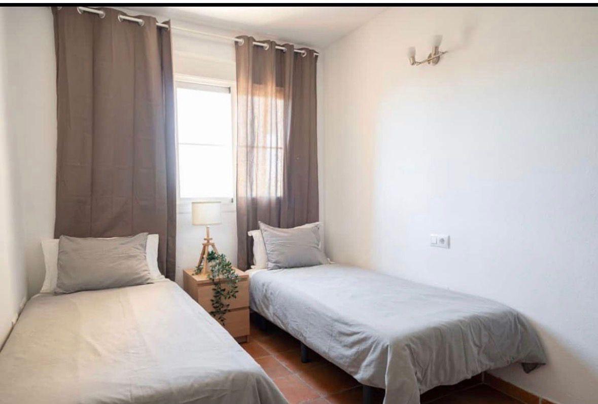 Media Temporada . Se alquila desde 15.9.26-30.6.27 magnifico Atico Duplex en zona Los Pacos  (Fuengirola)