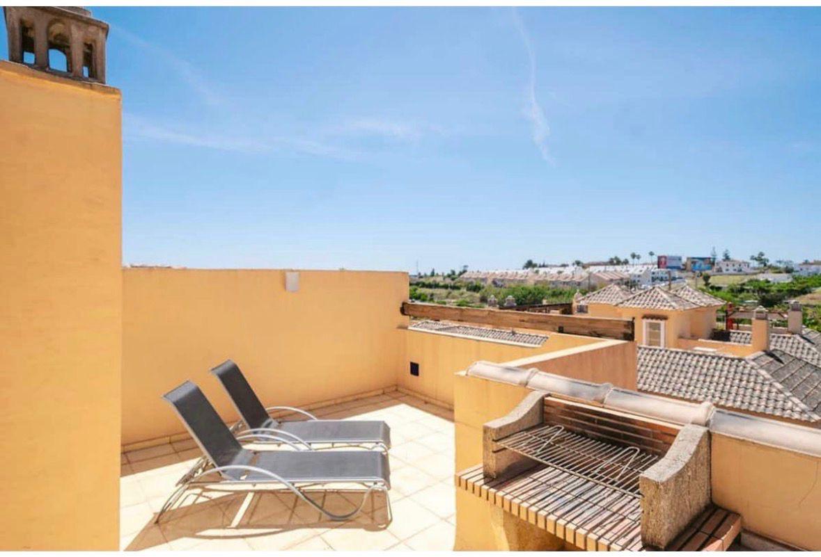 Media Temporada . Se alquila desde 15.9.26-30.6.27 magnifico Atico Duplex en zona Los Pacos  (Fuengirola)