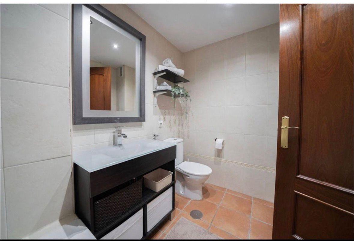Media Temporada . Se alquila desde 15.9.26-30.6.27 magnifico Atico Duplex en zona Los Pacos  (Fuengirola)